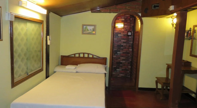 Okinawa Guest House, Забронировать Гостевой дом Гостевые дома Янгон, рядом с Sein Yaung Chi Pagoda, Гостевой дом
