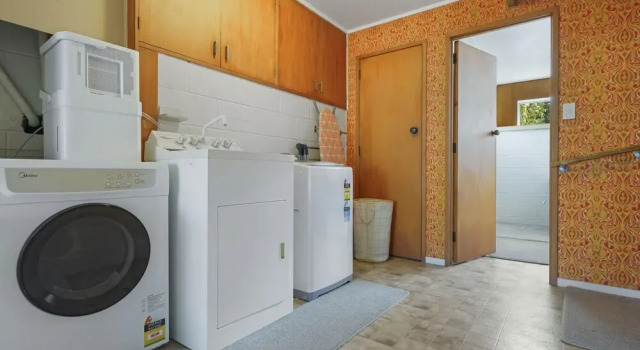 Dazzling Mairangi Bay Retreat Sea Views