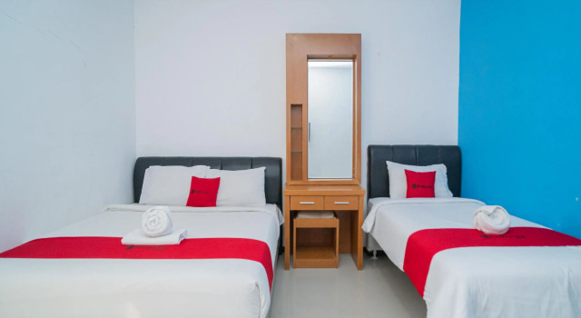 RedDoorz near Jawa Timur Park 2, Book Hotel Cheap Hotels in Batu, near Batu Night Spectacular
