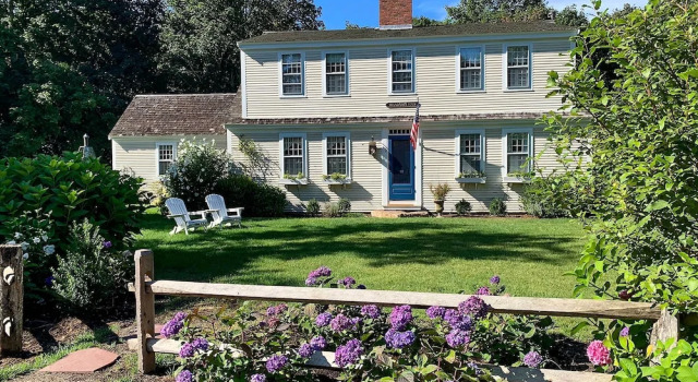 Коттедж 1 Mi to Nauset Beach: Upscale Orleans Home w/ Deck