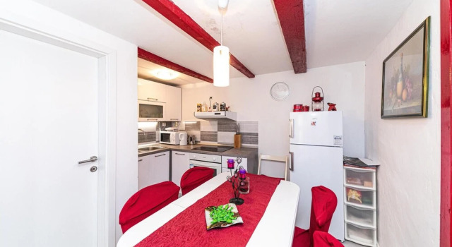 Amazing Home in Blizna Donja With Wifi and 1 Bedrooms, Varaa Hotelli Blizna Split-Dalmatia