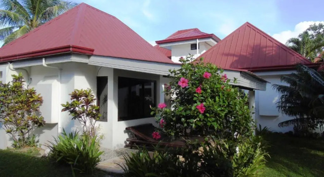 Deluxe villa Phaidon Beach Resort