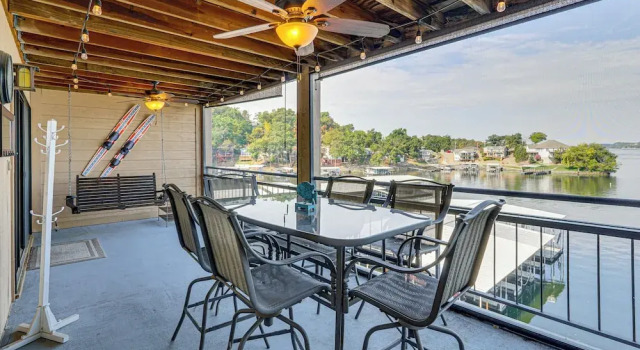 Апартаменты Boat Slip & Pool Access at Lake Ozark Condo!