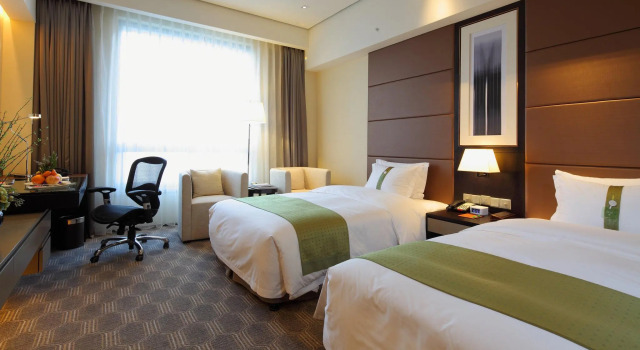 Двухместный номер Standard Holiday Inn Nantong Oasis Centre by IHG