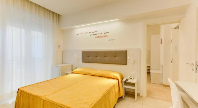 Двухместный номер Standard с балконом Hotel Dusseldorf