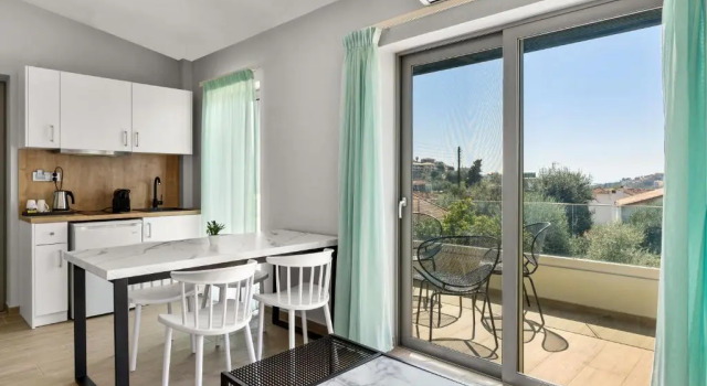 Полулюкс Sarah Luxury Rooms