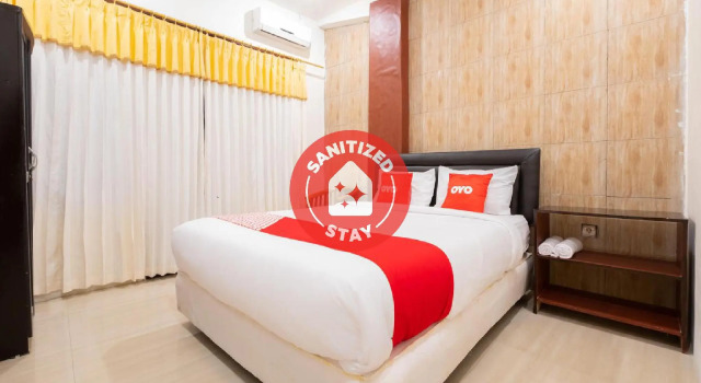 OYO 1695 Royal Senggigi Hotel, Забронировать Отель Отели Сенггиги с парковкой, рядом с Batu Bolong Temple, Парковка