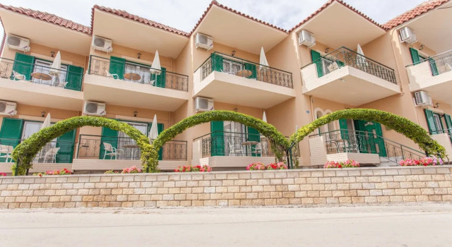 Konstantinos Hotel & Apartments 2