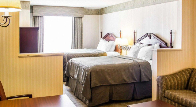 Четырёхместный люкс Comfort Suites McAlester