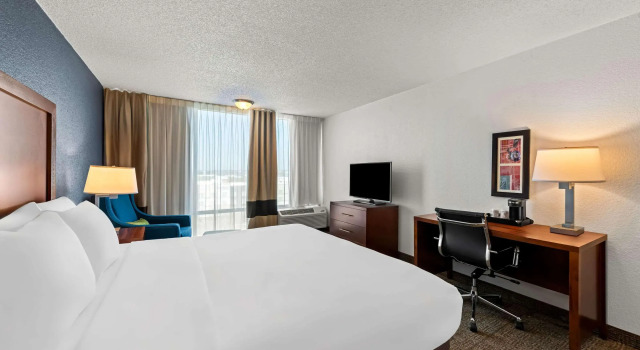 Comfort Inn & Suites Omaha, Rezerwuj Hotel Hotele w Omaha z basenem, Basen