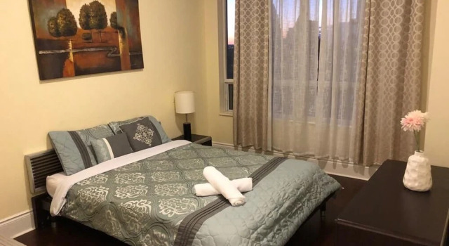 Ovation Condos by PlanURstay, Varaa Hotelli Mississauga 