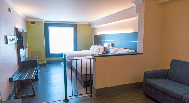 Четырёхместный люкс Holiday Inn Express & Suites Columbia-Fort Jackson by IHG