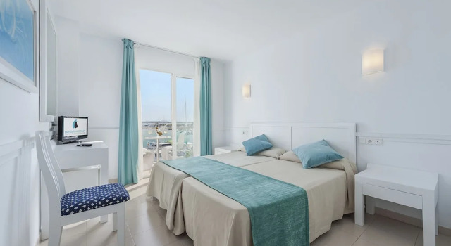 Двухместный номер Standard с балконом и с видом на море Hostal Brisa Marina