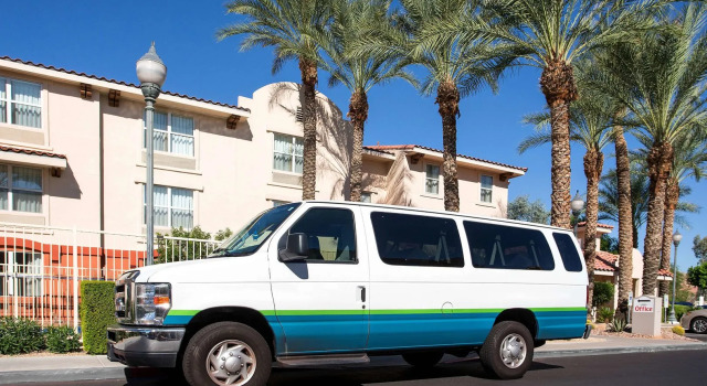 Sonesta Simply Suites Phoenix Scottsdale, Забронировать Отель Отели Скотсдейл с парковкой, Парковка
