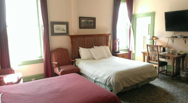 Четырёхместный номер Standard Connor Hotel