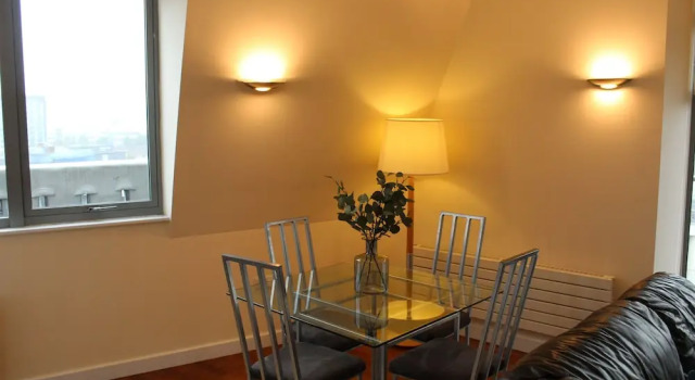 Spacious 2 Bed Newcastle City Centre Apartment, Varaa Huoneisto Asunnot kohteessa Merseyside, Huoneisto