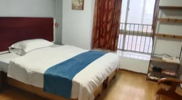 Люкс Juyi Hotel (Zhengzhou Erqi Square David City)