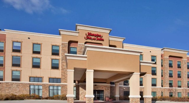 Люкс Hampton Inn and Suites St. Cloud