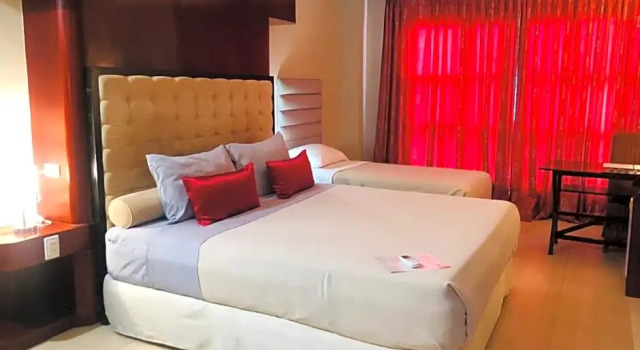 Трёхместный номер Standard Cebu Dulcinea Hotel