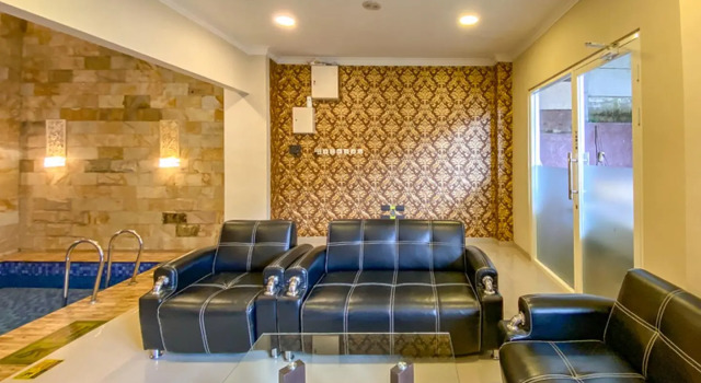 RedDoorz Premium near Museum Angkut Batu 3, Book Hotel 4-stjernede hoteller i Batu, nær Jatim Park 2, 4*