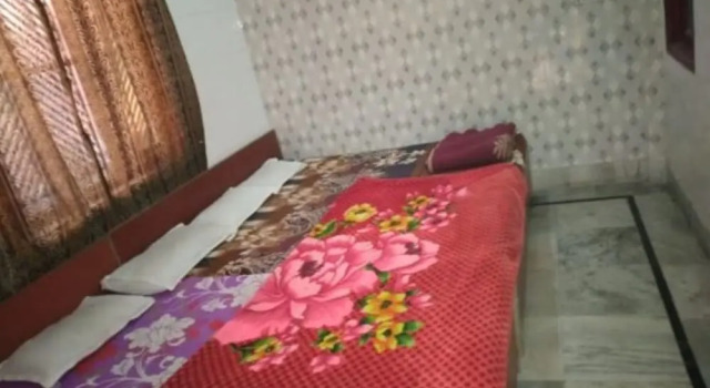 Четырёхместный номер Deluxe Goroomgo Gayatri Guest House Haridwar