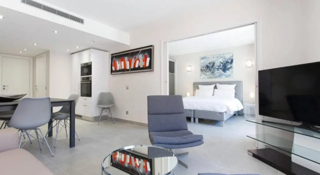 Carlton Area: New 2 Beds / 2 Baths