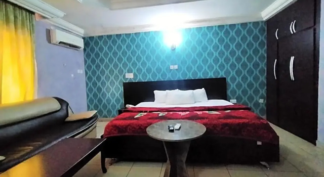 Номер Deluxe Orient Hotel & Plaza