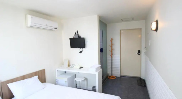 Трёхместный номер Standard Hotel Golden Park Myeongdong