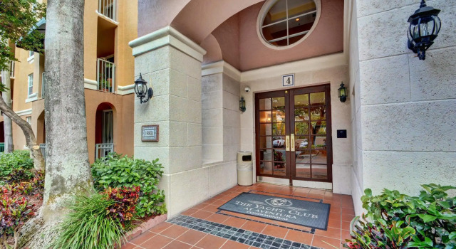 Renovated 2/2 Unit at Yacht Club/Aventura, Varaa Hotelli Hotellit Miami Beach uima-altaalla, Uima-allas