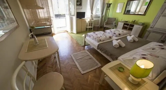 Апартаменты c 1 комнатой с балконом и с красивым видом из окна Apartment Green - Near Kalemegdan Citadel