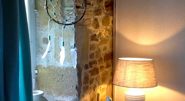 Domaine Charente Glamping Familyroom Le Jardin with external toilet & shower house & outdoor kitchen, Prenota Campeggio Hotel a Aquitania con parcheggio, Parcheggio