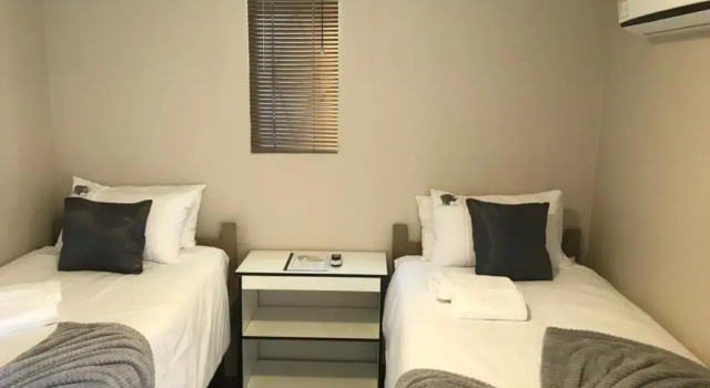 UrbanLife Keetmanshoop Accommodation, Book Hotel Hoteller i Keetmanshoop med parkering, Parkering
