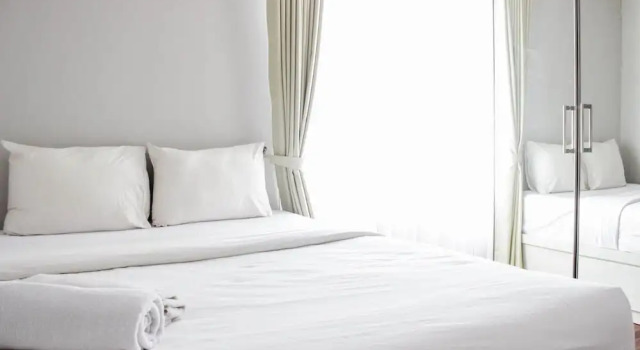 Standard Zimmer Modern & Gorgeous 2BR Apartment at Newton Residence