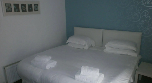 The Swan Hotel, Rezervați Hotel Almondsbury 