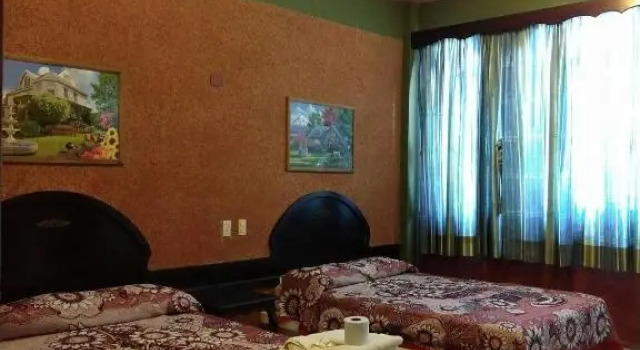 Четырёхместный номер Standard Hotel Real Del Quijote