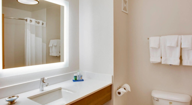 Номер Standard Holiday Inn Express Hotel & Suites Chickasha by IHG