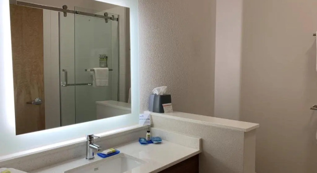 Номер Superior Holiday Inn Express & Suites Danville by IHG