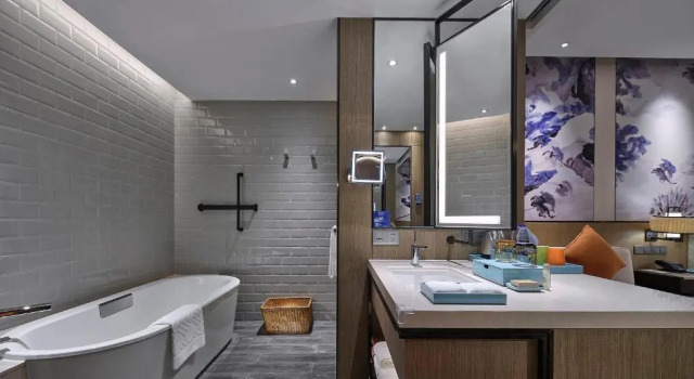 Номер Standard с видом на озеро DoubleTree by Hilton Yingde Resort