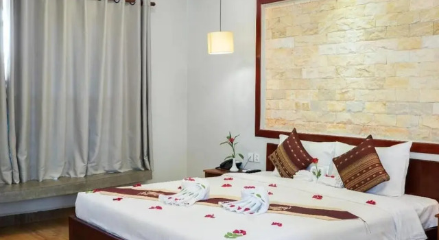 Nice Room for 2 in Hotel Historical Style Angkor