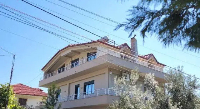 Modern Apartment by Ceni, Elbasan, Prenota Appartamento Hotel economici a Elbasan