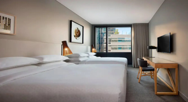 Четырёхместный номер Standard Four Points by Sheraton Sydney, Central Park