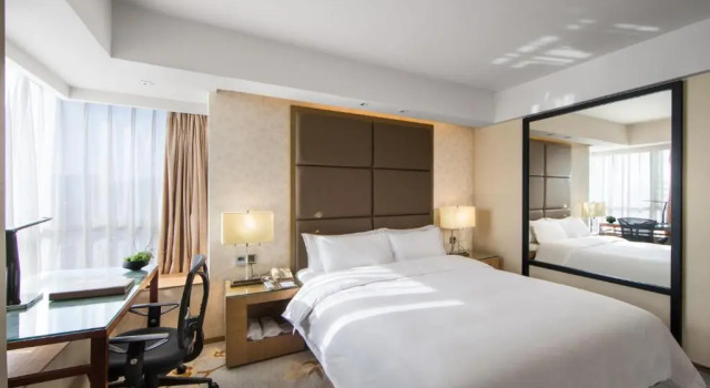 Семейный номер Standard с балконом The L.A.Hotel