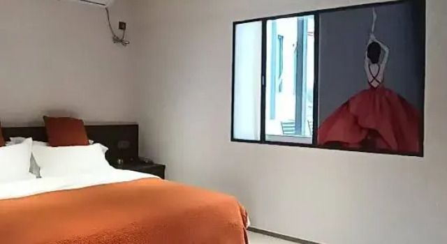 Люкс Shijian Smart Homestay (Luding Memorial Park)