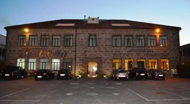 Complexo Hoteleiro em Santana, Rezervasyon Otel Maia otoparklı oteller, Otopark
