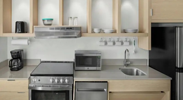 Четырёхместная студия TownePlace Suites by Marriott Lansing North