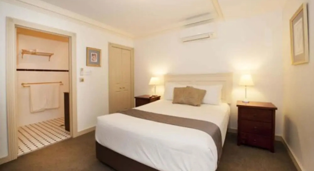 Номер Economy Cobb & Co Court Boutique Hotel