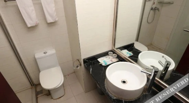 和江商务宾馆(南京军区总院航空航天大学店)