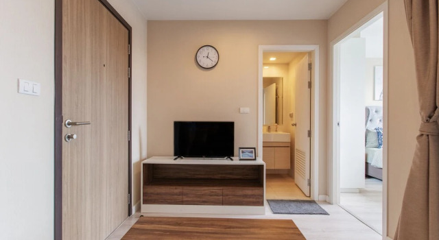 Near BK University Quiet Condo in Rama4 bkb135