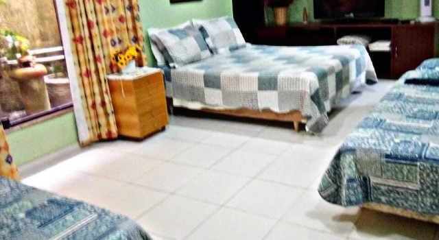 Pousada Girassol, Забронировать Отель Отели и гостиницы Риу-даз-Острас, рядом с Virgo Beach, Отель