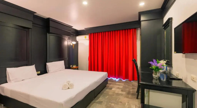 Двухместный номер Deluxe с балконом Patong Holiday Dream Hotel